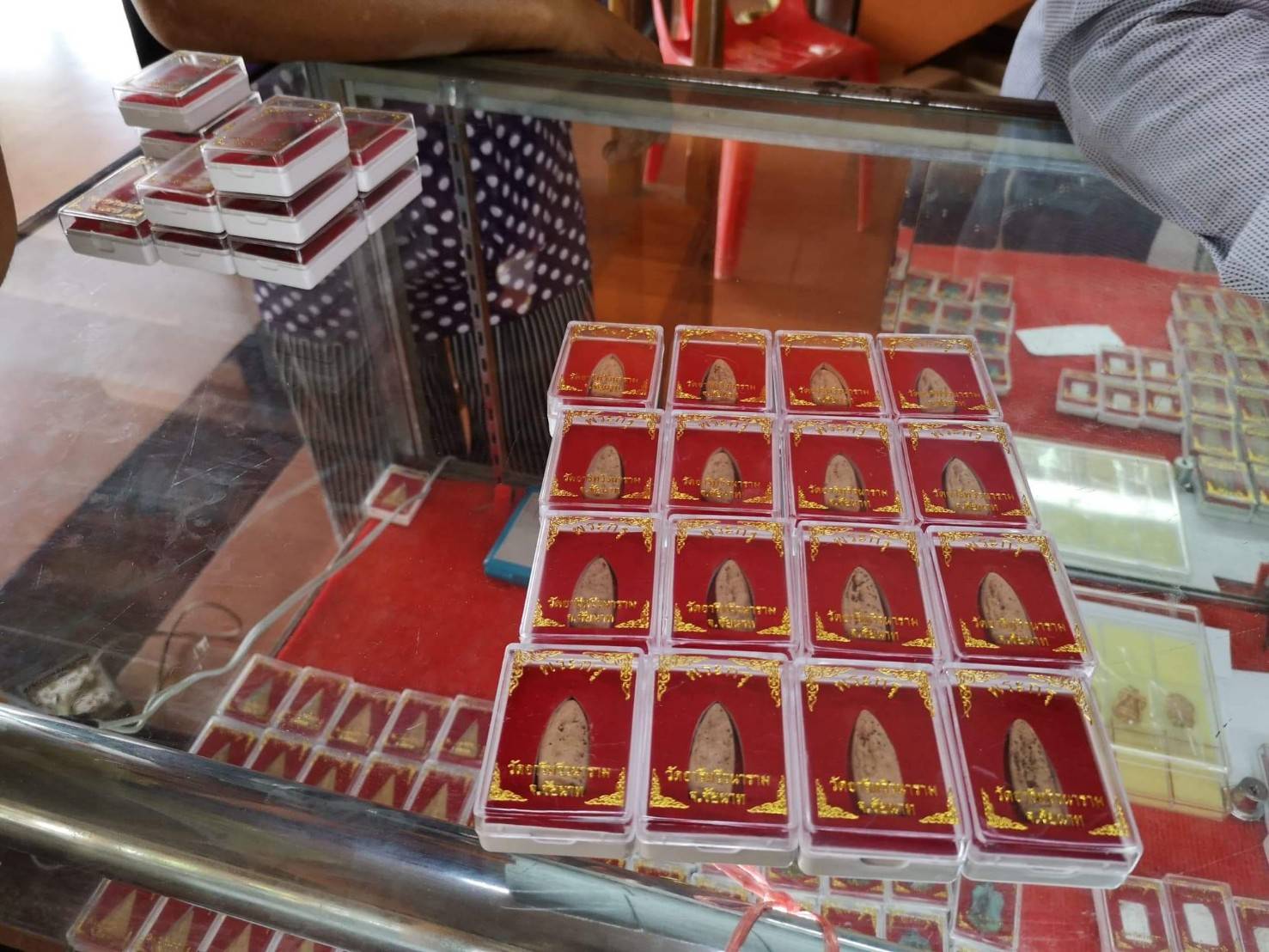 พระลีลา วัดอารีทวีนาราม(วัดหนองอีดุก) เนื้อดิน(พระกรุ กรุแตก) ทัน หลวงพ่อกวย วัดโฆสิตาราม(วัดบ้านแค) ปลุกเสก ปี2515 (#รับประกันแท้)