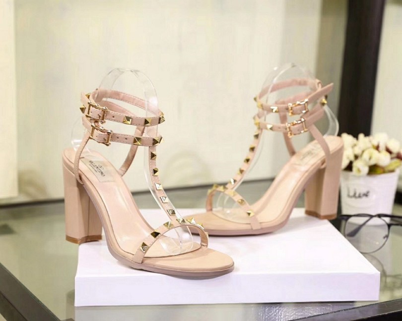 รองเท้า valen rockstud heel sandal 35-42