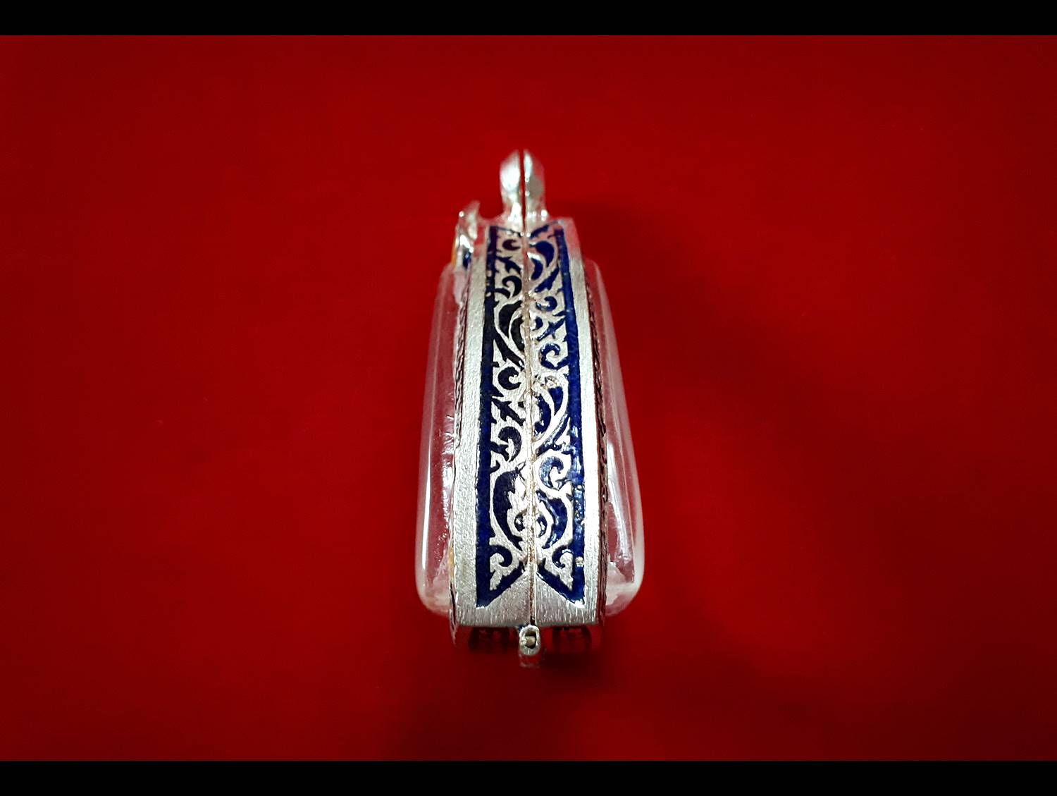 ตลับพระ ทรงสามเหลี่ยม เนื้อเงินลงยา (เนื้อเงินแท้ 80%)