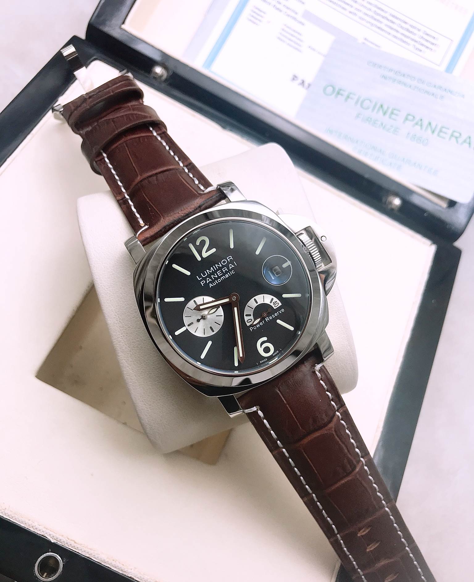 นาฬิกา Panerai รุ่น Power Reserve สีเงิน สายหนังน้ำตาล