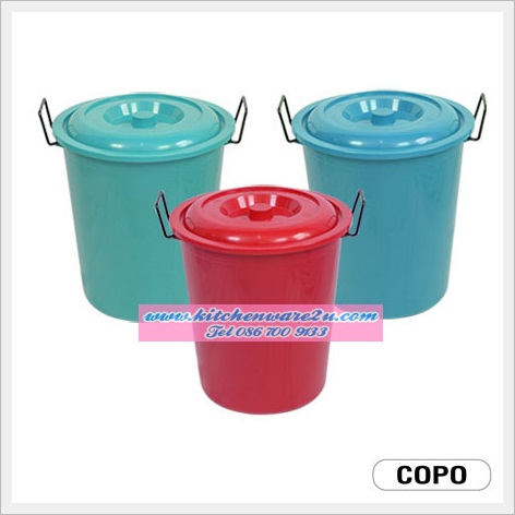 P04942 ถังน้ำพร้อมฝา 15 แกลลอน 54.5 ลิตร (กว้าง 42.5 ยาว 42.5 สูง 52 ซม.) สี No.315A ราคาส่งต่อ 12 ใบ (เฉลี่ย 250 บต่อใบ)