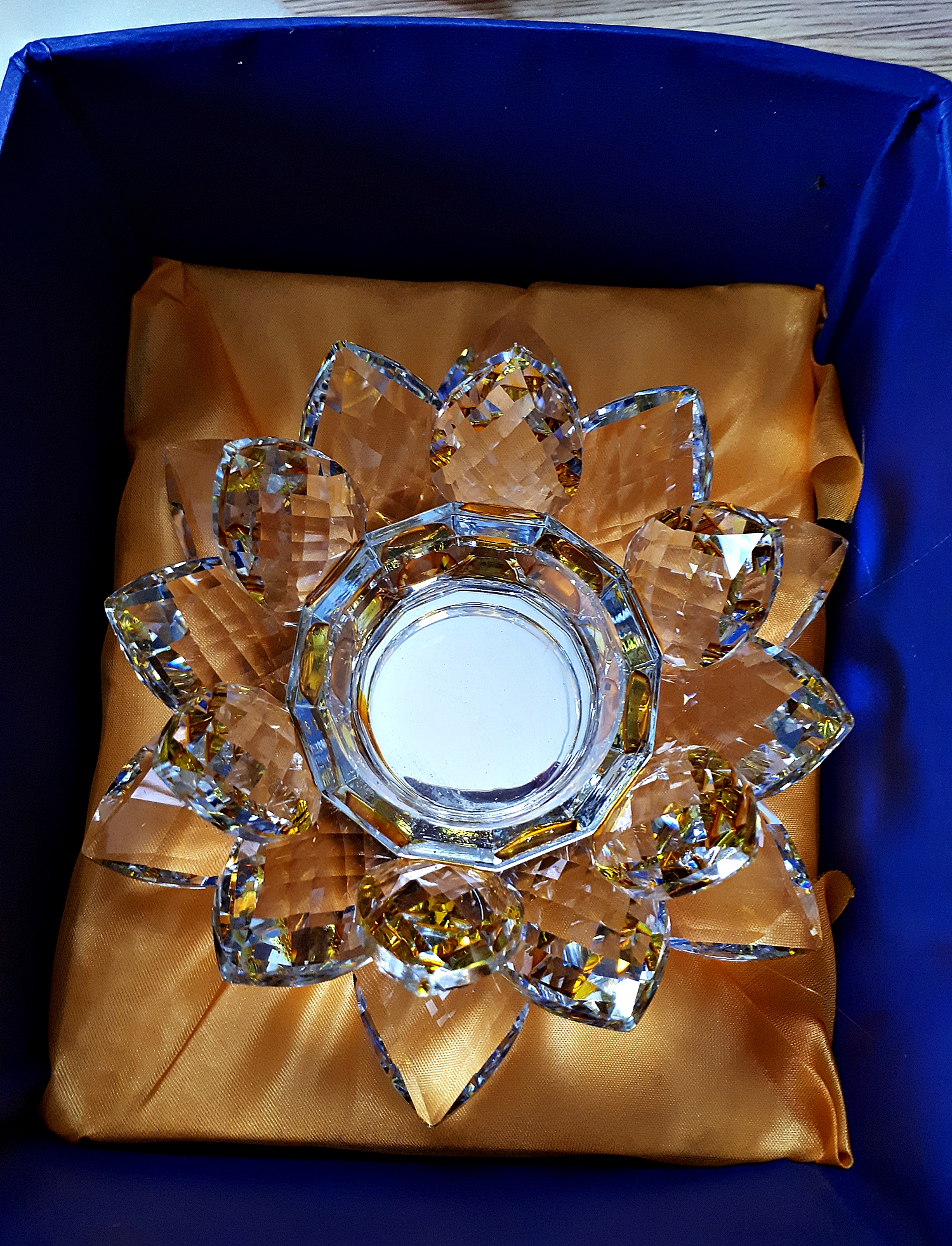 ฐานวางลูกแล้ว ขาตั้งที่วางลูกแก้ว ฐานคริสตัลกลีบดอกบัว2ชั้น คละสีต่างๆ หลากสี หลายขนาด (ขายปลีก ขายส่ง)