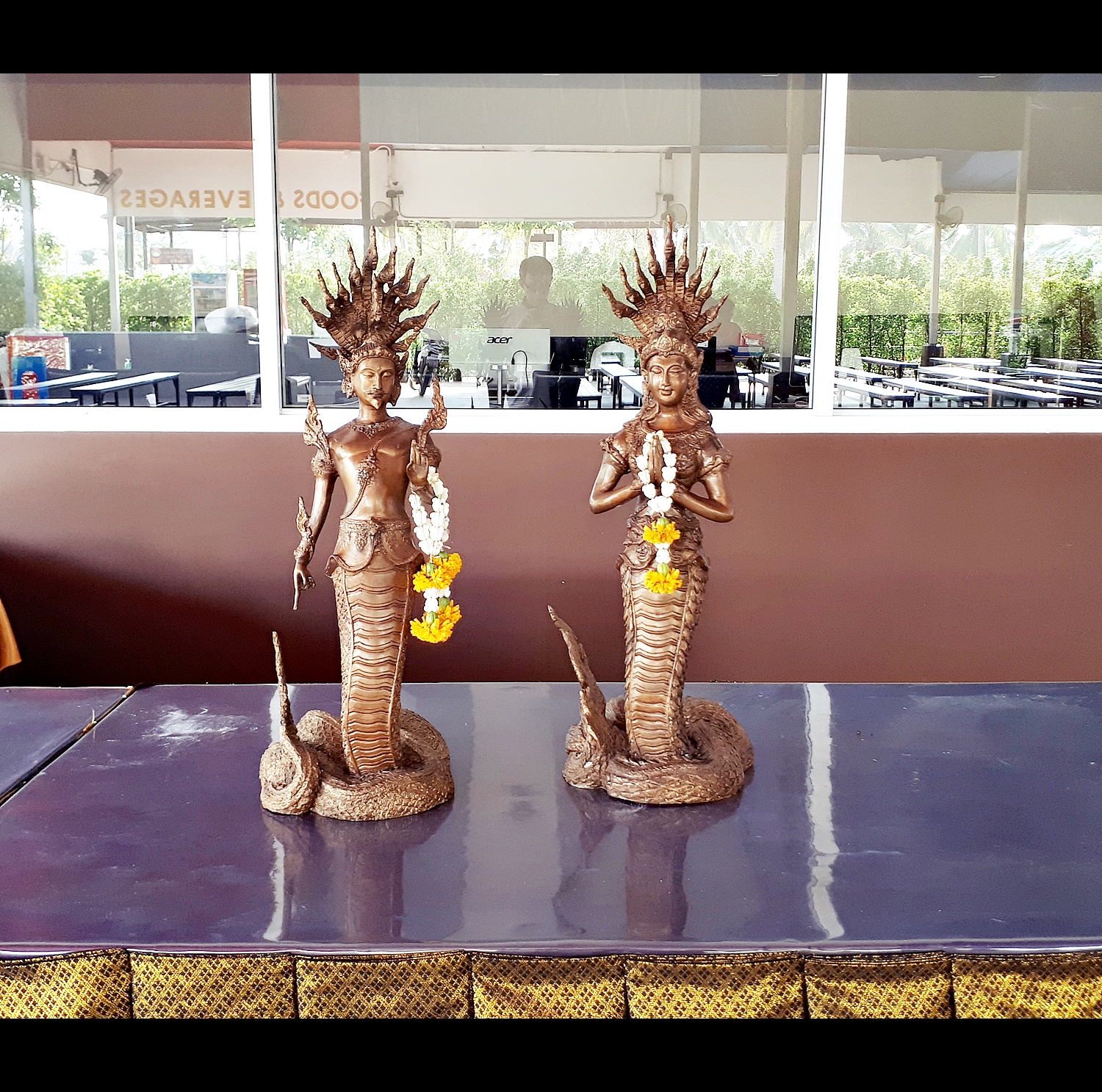 รูปหล่อ พญานาคราช คู่ (ท่านปู่นาคา-ปู่ศรีสุทโธ ท่านยานาคี-ศรีปทุมวัน) พญานาคปรก 9ตน 9หัว โลหะทองเหลืองรมดำ (ขนาดบูชา องค์ขนาดใหญ่ สูง 25นิ้ว) (ขายปลีก ขายส่ง)