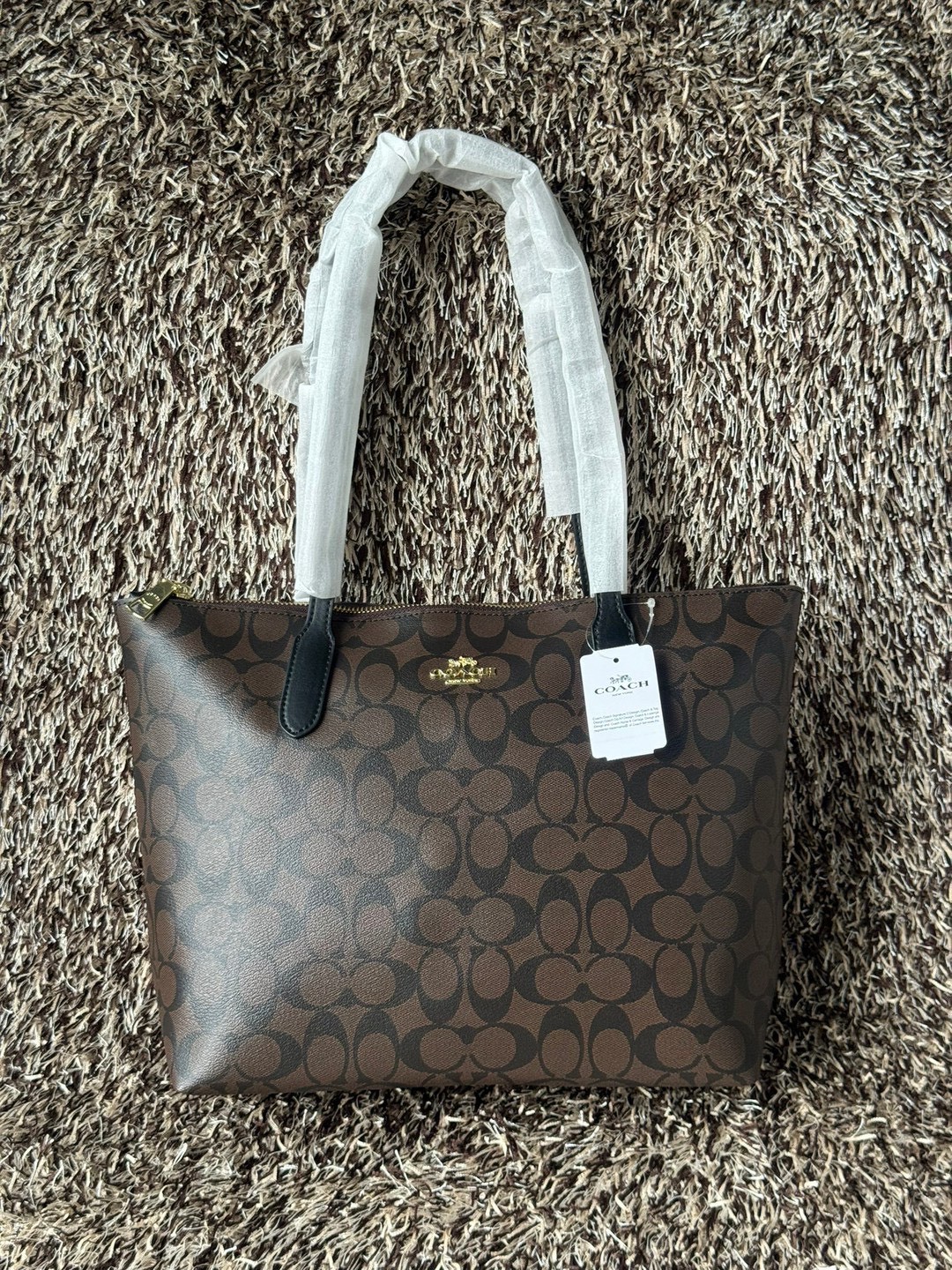 COACH Zip Top Tote In Signature Canvas (แอดไลน์ก่อนสั่งซื้อ)