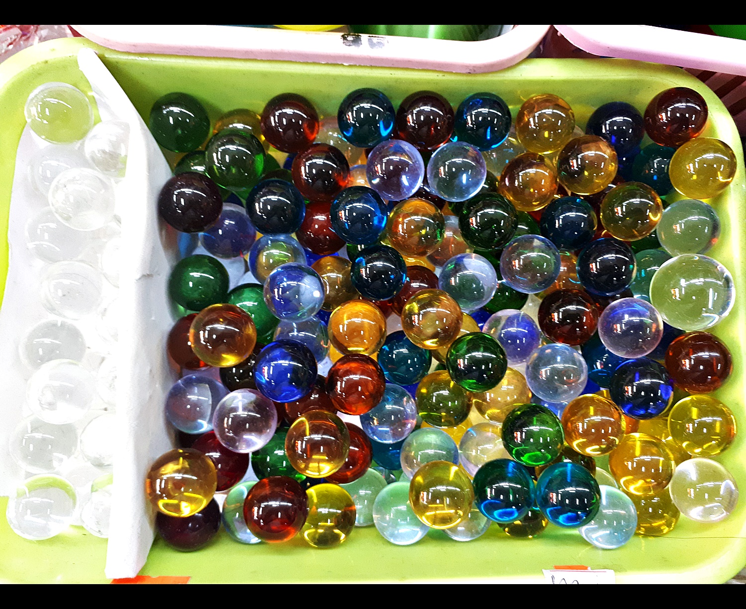 ลูกแก้ว ขนาดเล็ก หลากหลายสี สีแดง สีใส สีน้ำเงิน สีเขียว สีฟ้า สีเหลือง สีม่วง สีชมพู่ สีดำ