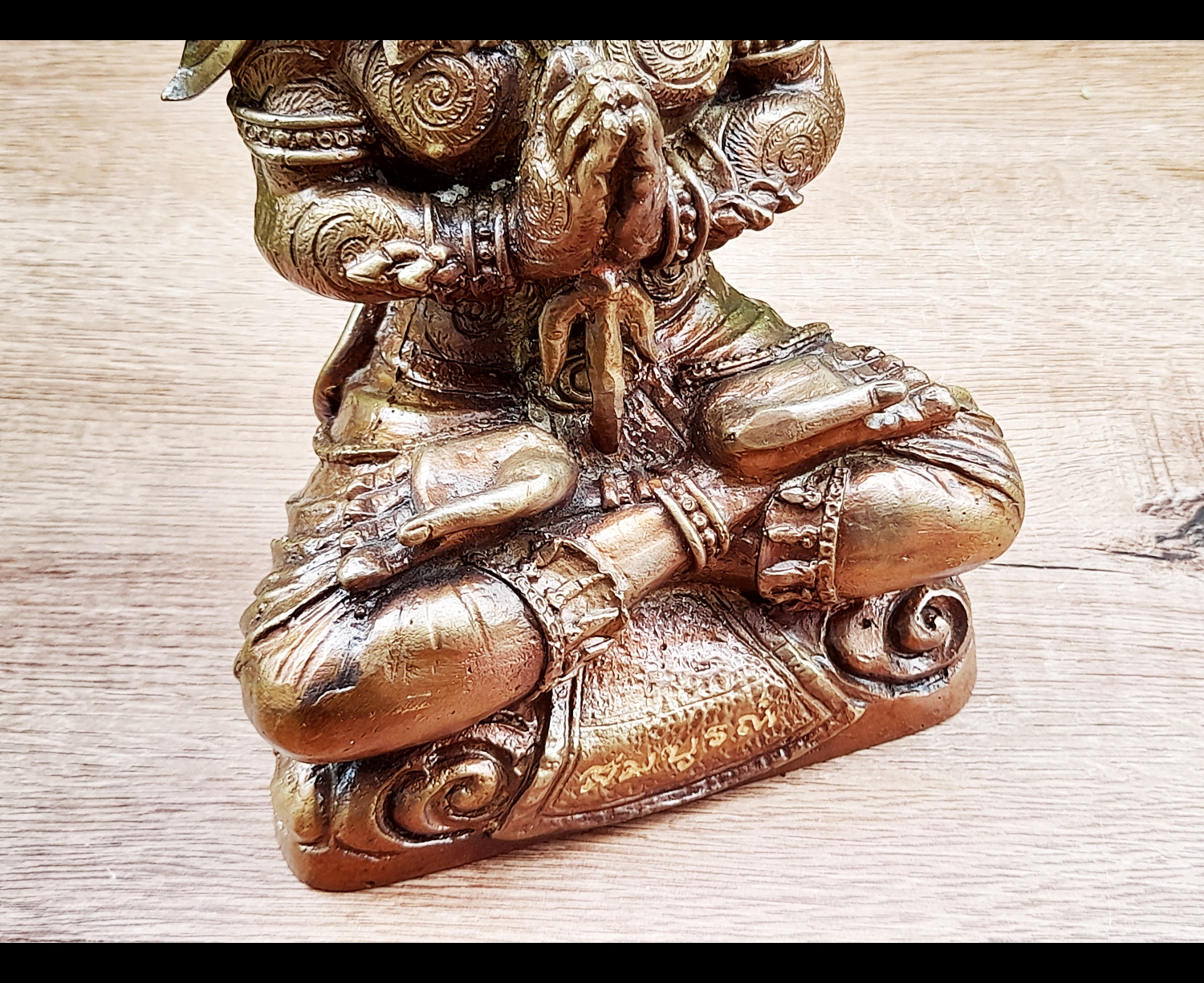 รูปหล่อ หนุมาน ใส่ชุดเกราะ รายมนต์ ถืออาวุธตรีศูล (องค์ใหญ่ขนาดตั้งบูชา หน้าตัก6นิ้ว สูง9นิ้ว) เนื้อทองเหลือง ปี2560 #ปลุกเสกแล้ว #รับประกันแท้