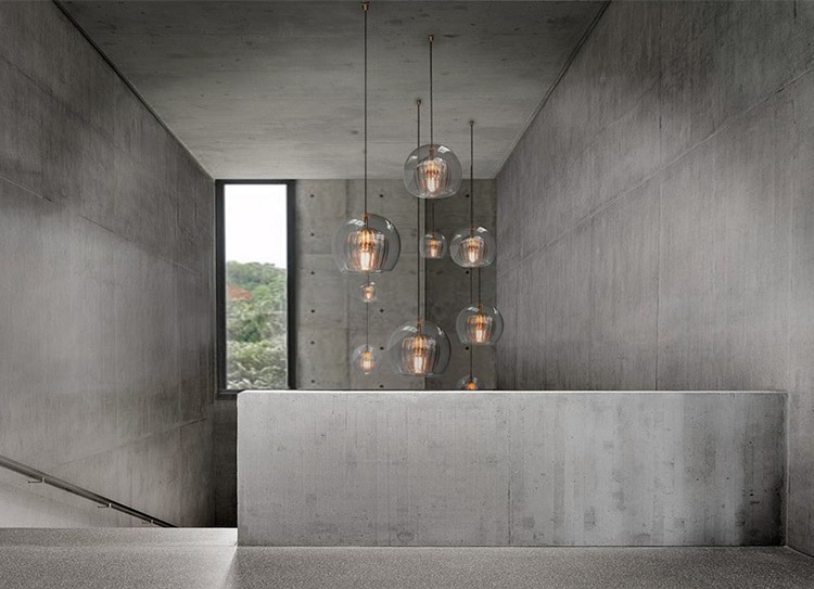 โคมไฟแขวนเพดานแก้วใสทรงกลม 2 ชั้นมีลายริ้วตรงกลางหัวจับสีทองเหลือง [TGB-95]