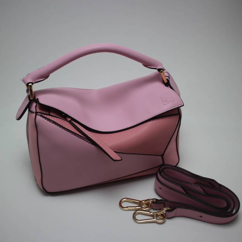 กระเป๋า loe puzzle bag 12 นิ้ว สีชมพูอ่อน
