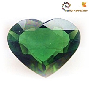Natural Green Tourmaline พลอยทัวมาลีน รูปหัวใจ น้ำหนัก 2.58 กะรัต สีเขียว เข้มสวย ไม่ติดดำ ความสะอาดมองตาเปล่าไม่มีตำหนิ