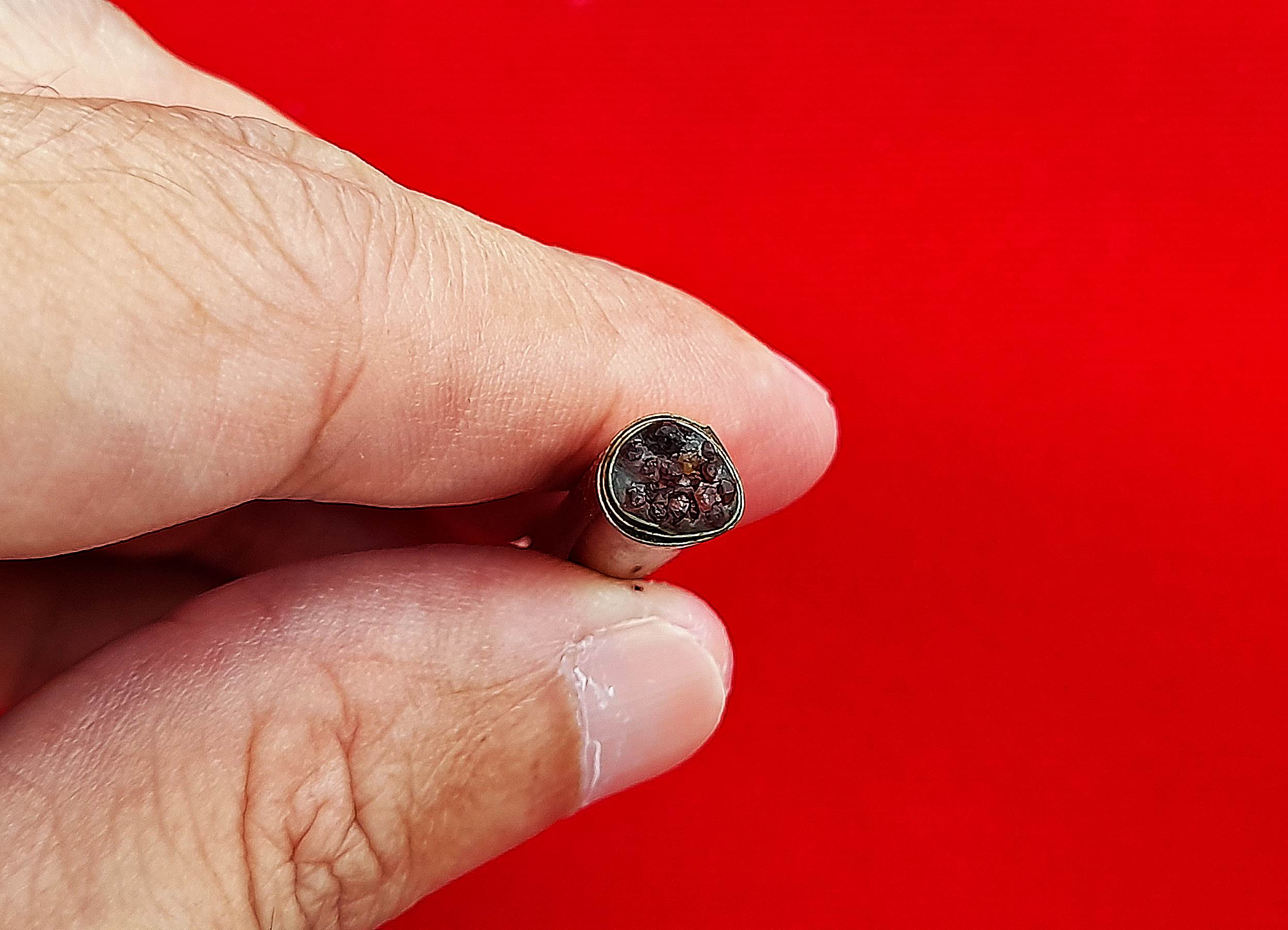 ตะกรุด "นะหน้าทอง” (ตำหรับหลวงปู่จันทร์ วัดนางหนู ) หลังยันต์ นะฤาชา” (ตำหรับหลวงปู่ศุข วัดปากคลองมะขามเฒ่า) เนื้อทองแดง ปี2566 (lสร้าง 259ดอก) รับประกันแท้ - พระอาจารย์เอราวัณ