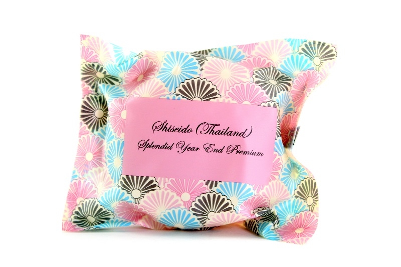 (แพ็คคู่ 2 ก้อน) Shiseido Thailand Splendid Year End Premium Honey Cake Soap สบู่น้ำผึ้งผสมทองคำบริสุทธิ์สำหรับผิวหน้าและผิวกาย กลิ่นหอมสดชื่น พร้อมคุณค่าจากสารสกัดธรรมชาติ ช่วยคืนความเนียนนุ่ม ชุ่มชื่น ผิวเรียบเนียนเปล่งปลั่งและดูมีชีวิตชีวายิ่งขึ้น