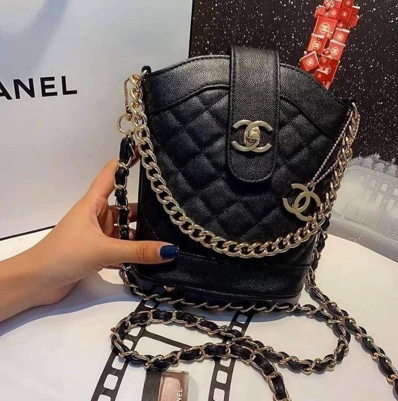 Chanel Crossbody Bag With Chain VIP Gift With Purchase (GWP) รุ่น Limited (แอดไลน์ ก่อนสั่งซื้อ)