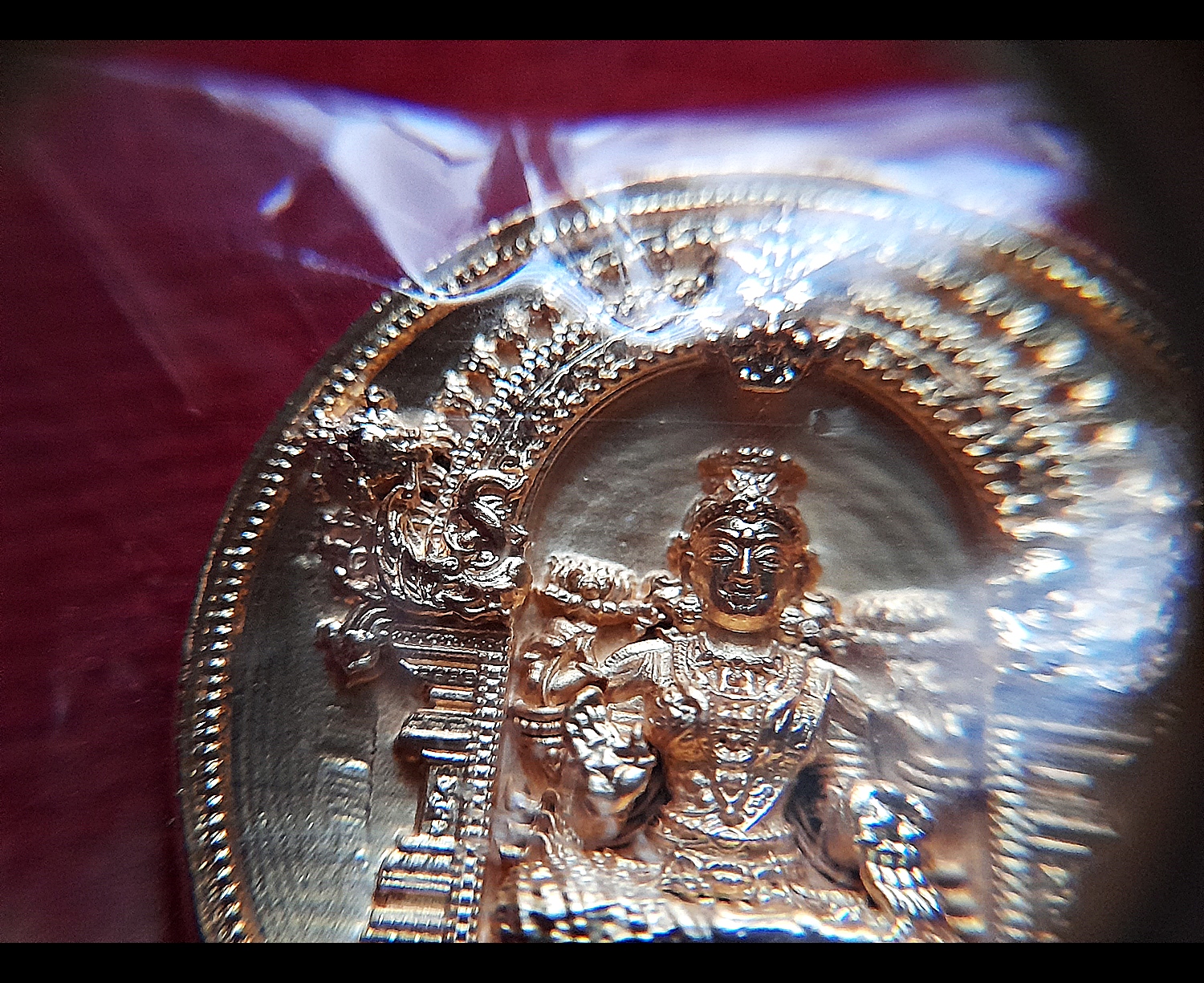 เหรียญ พระแม่ลักษมี 4กร เนื้อชุบทอง(ขนาด3.5ซม) วัดแขก ปี2562 (เข้าพิธีปลุกเสกแล้ว สายแขก)