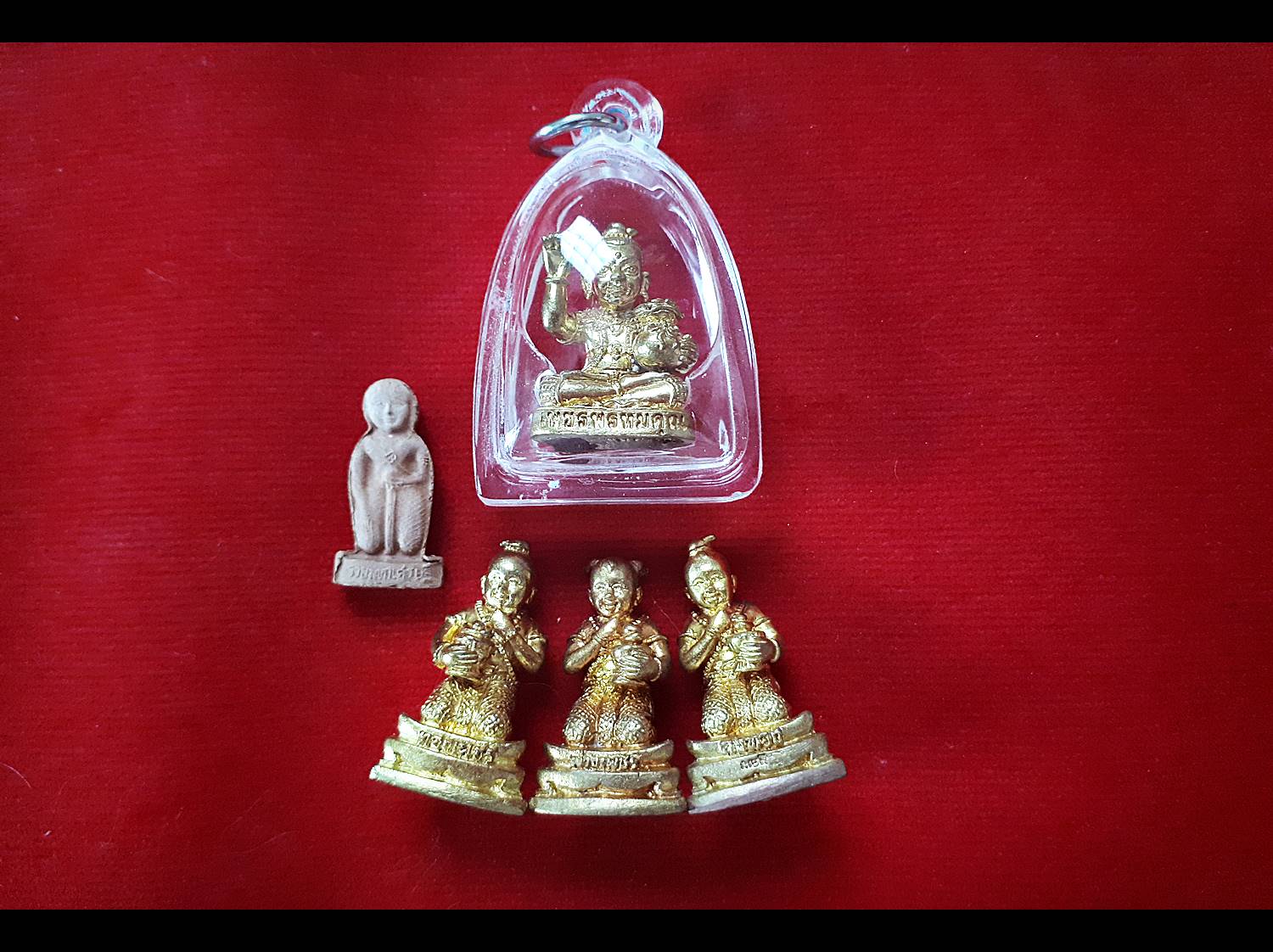กุมารทอง กุมารเทพ หลวงปู่หงษ์ พรหมปัญโญ สุสานทุ่งมนต์ (เพรชพรหมคุณ คงทอง พ่วงเพชร ทองเพชร) รุ่นบันดาลทรัพย์ ปี2552 และ (รุ่นรวยมหาเศรษฐี) )