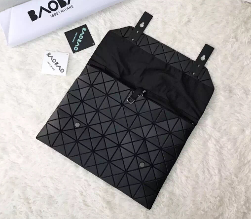 กระเป๋าสะพายข้าง issey rock sholder bag รุ่นใหม่ สีดำแมทด้าน