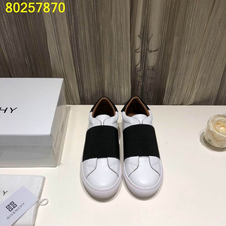 given men แบบอีกเยอะกดดูด้านในค่ะ size 38-44 ,45-46 มีบางแบบ