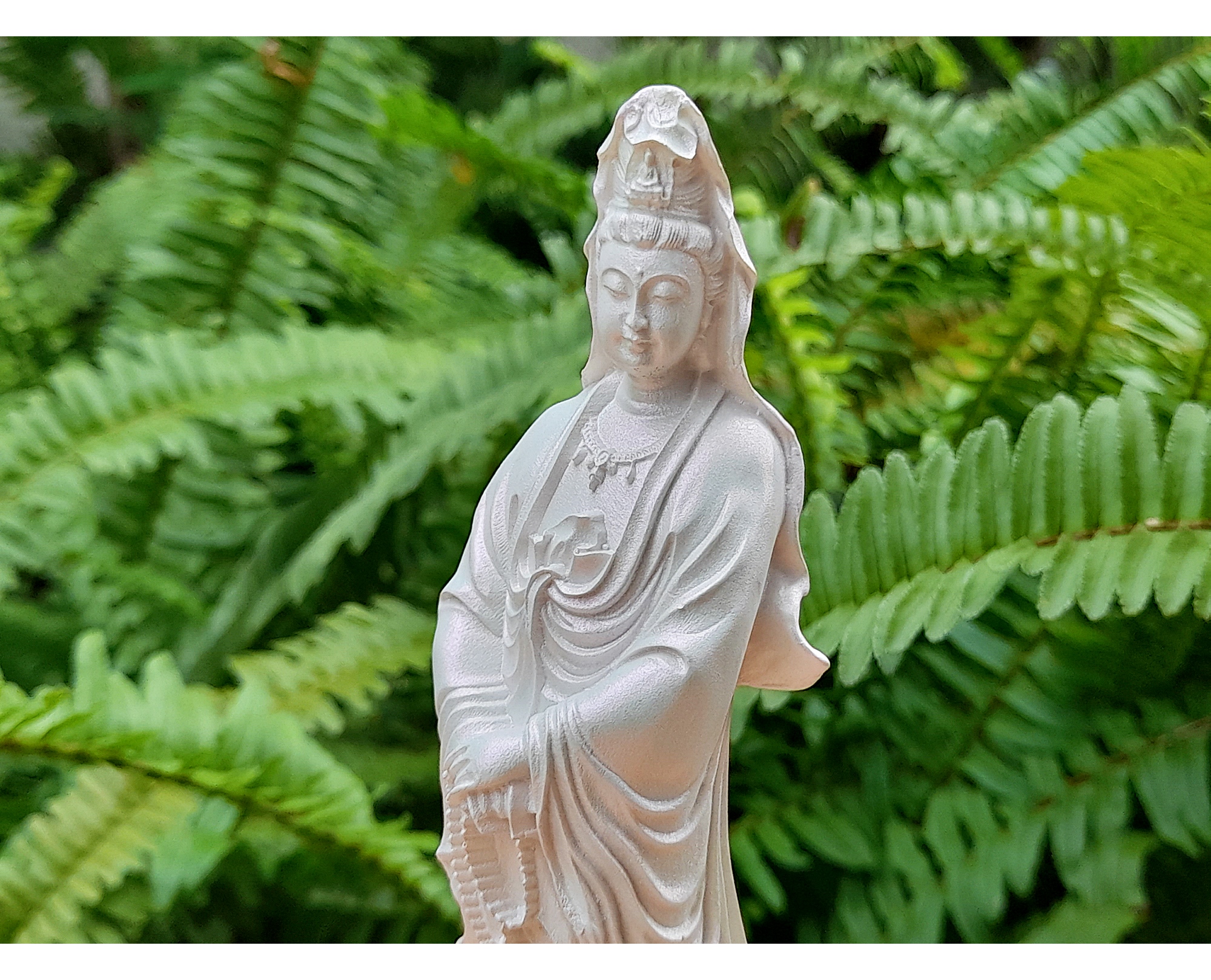 รูปหล่อ พระแม่กวนอิม ปางยืน เนื้อเรซิ่น สีขาวมุข(ประกายสะท้อนแสงเหลือบสีรุ้ง) (สูง9นิ้ว) ปี2564 #รับประกันแท้ - หลวงพ่อเล็ก วัดท่าขนุน ปลุกเสก