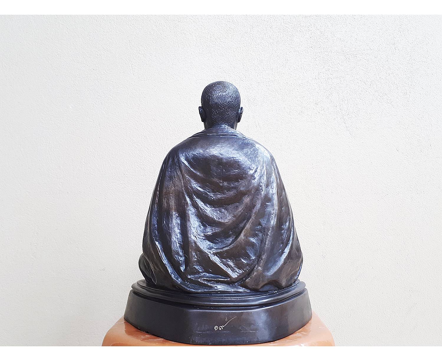 รูปหล่อ พระครูบากฤษดา วัดสันพระเจ้าแดง ปี2561 (หน้าตัก 9นิ้ว) เนื้อทองเหลืองรมดำ (เลขโค็ดมงลคล ๑๙)