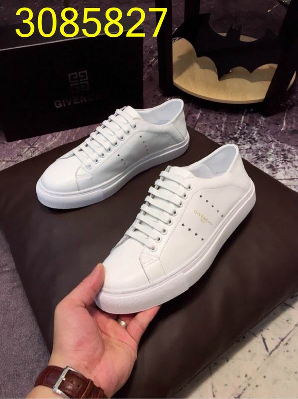 given men แบบอีกเยอะกดดูด้านในค่ะ size 38-44 ,45-46 มีบางแบบ