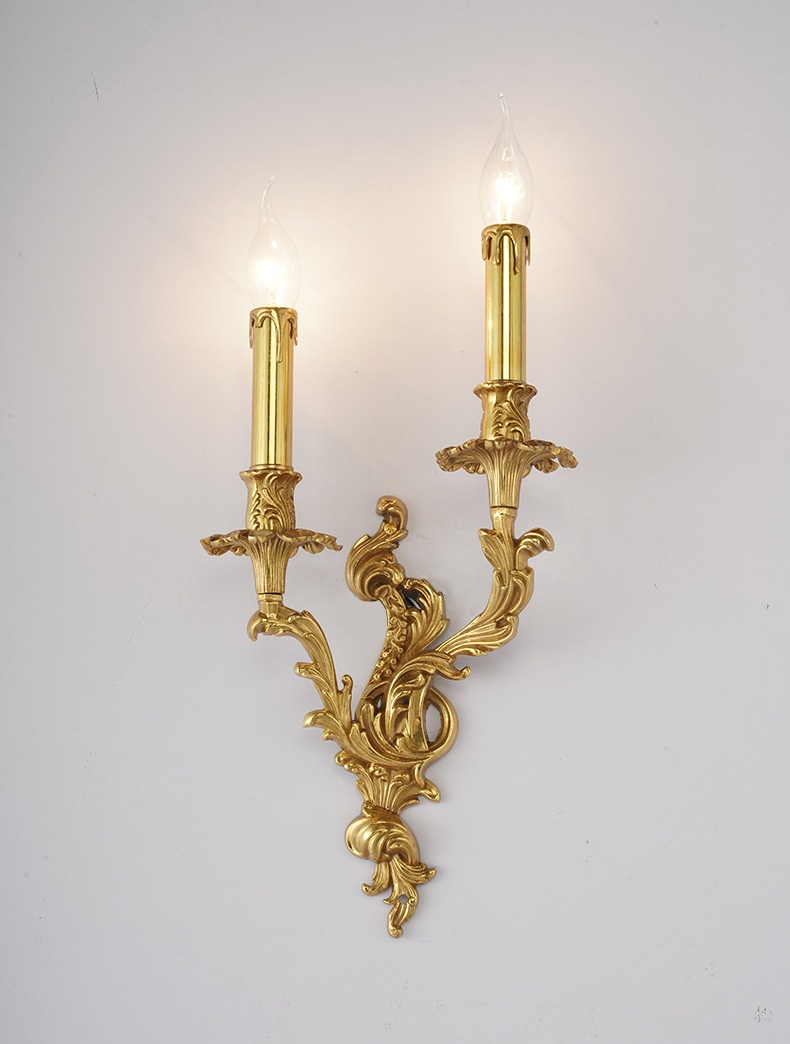 โคมไฟติดผนังภายในสีทองทรงแท่งเทียนสไตล์ยุโรป [KTW1025]