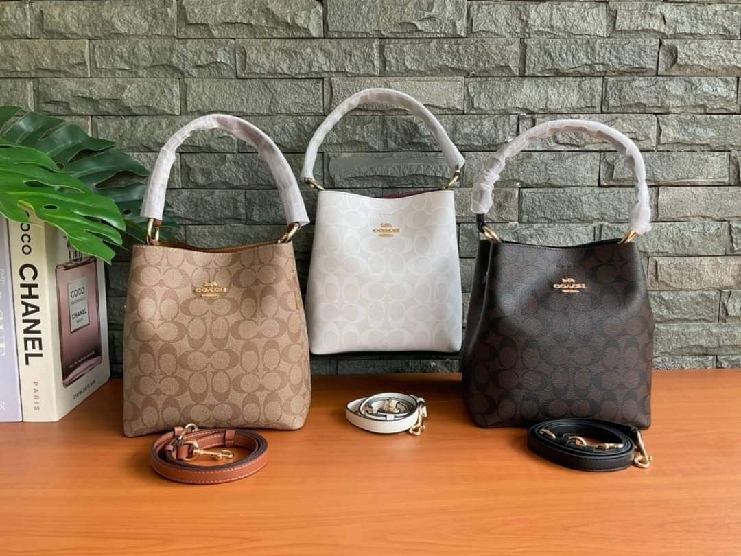 COACH SMALL TOWN BUCKET BAG IN SIGNATURE CANVAS (COACH 2312) (แอดไลน์ก่อนสั่งซื้อ)