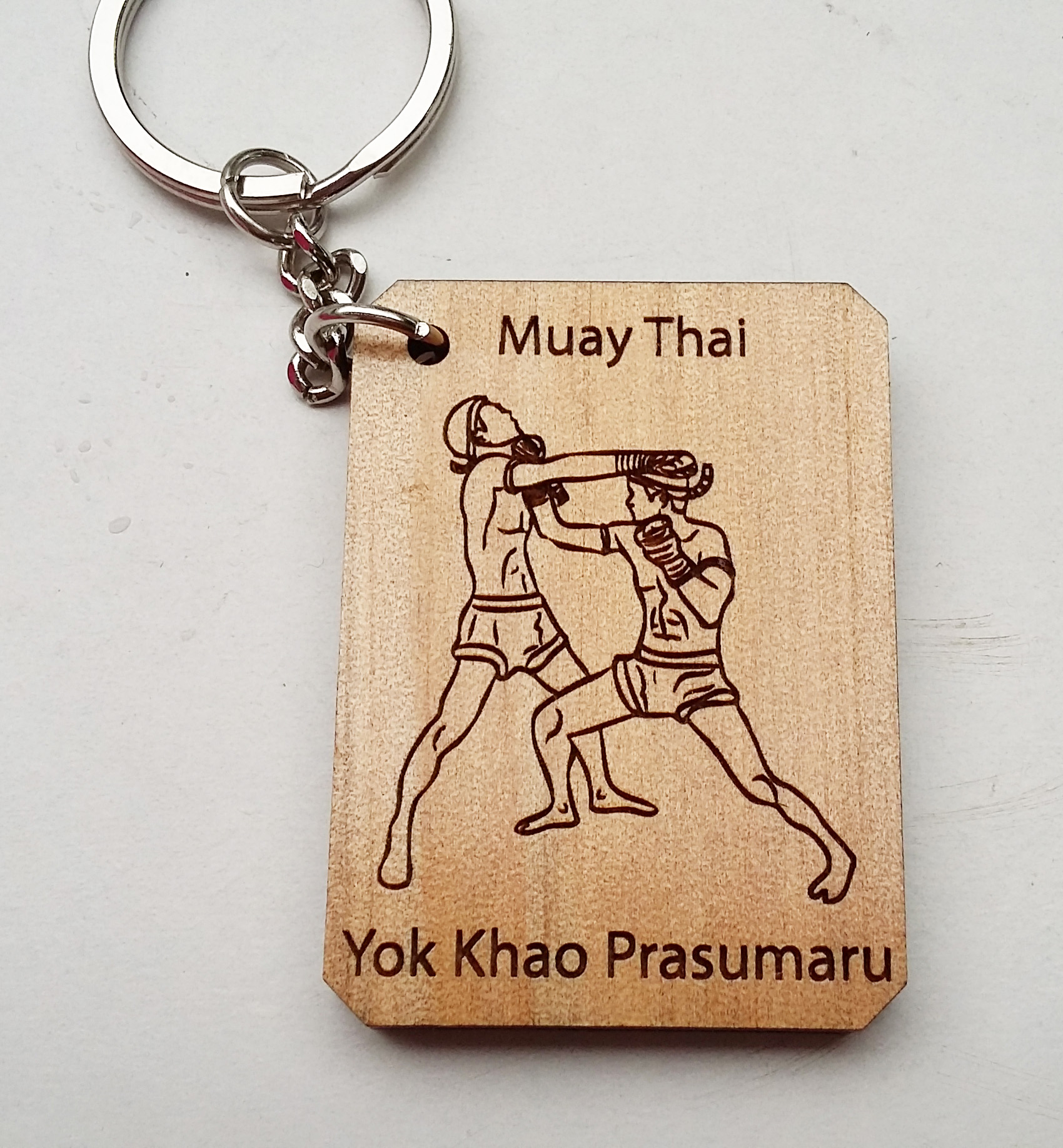 พวงกุญแจไม้แกะสลัก แม่ไม้มวยไทย-ยกเขาพระสุเมรุ