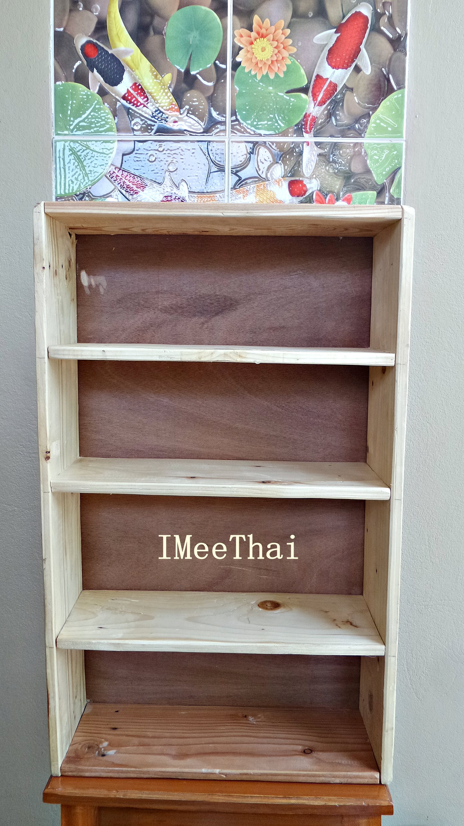 ชั้นตู้ไม้สน 4 ชั้น 23 นิ้ว ( วางพระบูชา / วางวัตถุมงคล / วางโมเดล / วางสิ่งของต่างๆ )