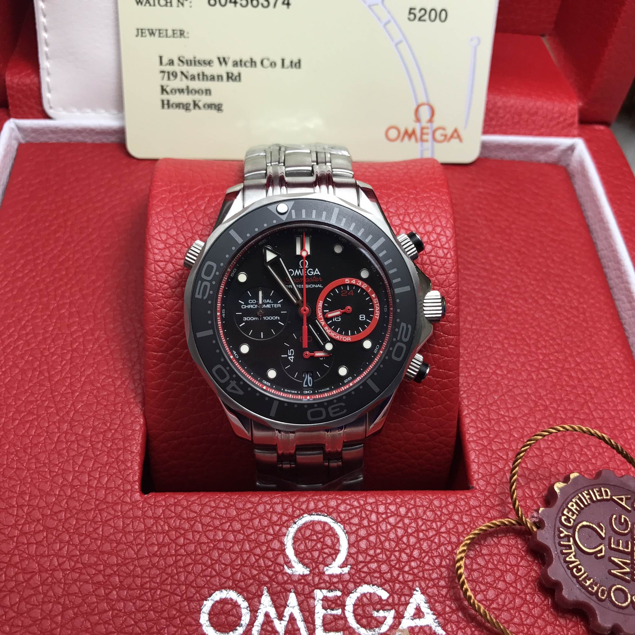 นาฬืกา Omega รุ่น Seamaster Chronograph America's Cup 2013 สีเงิน สายแสตนเลสหน้าปัด สีดำ-แดง