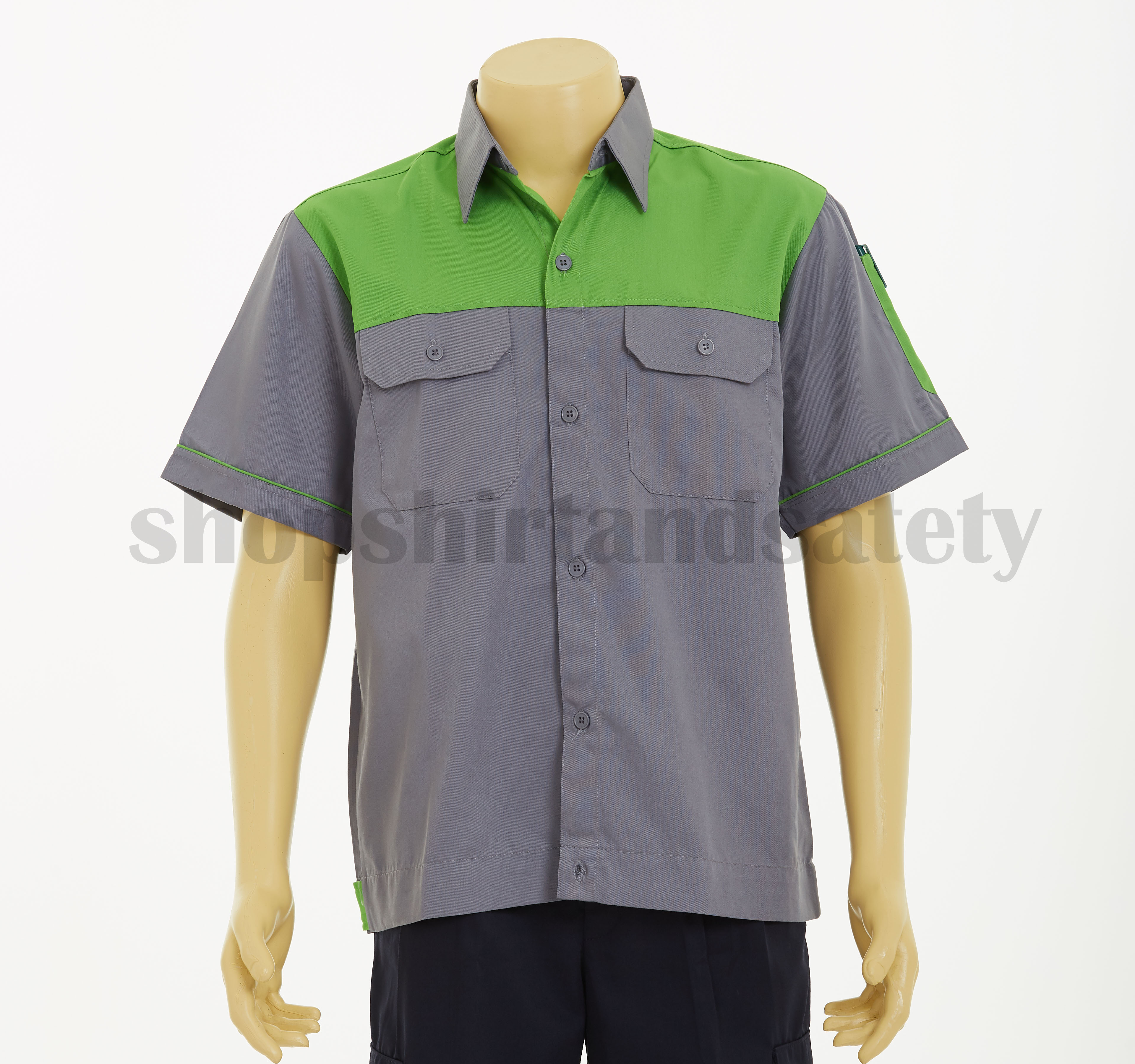 เสื้อช็อปแขนสั้นแบบเทาอกเขียว