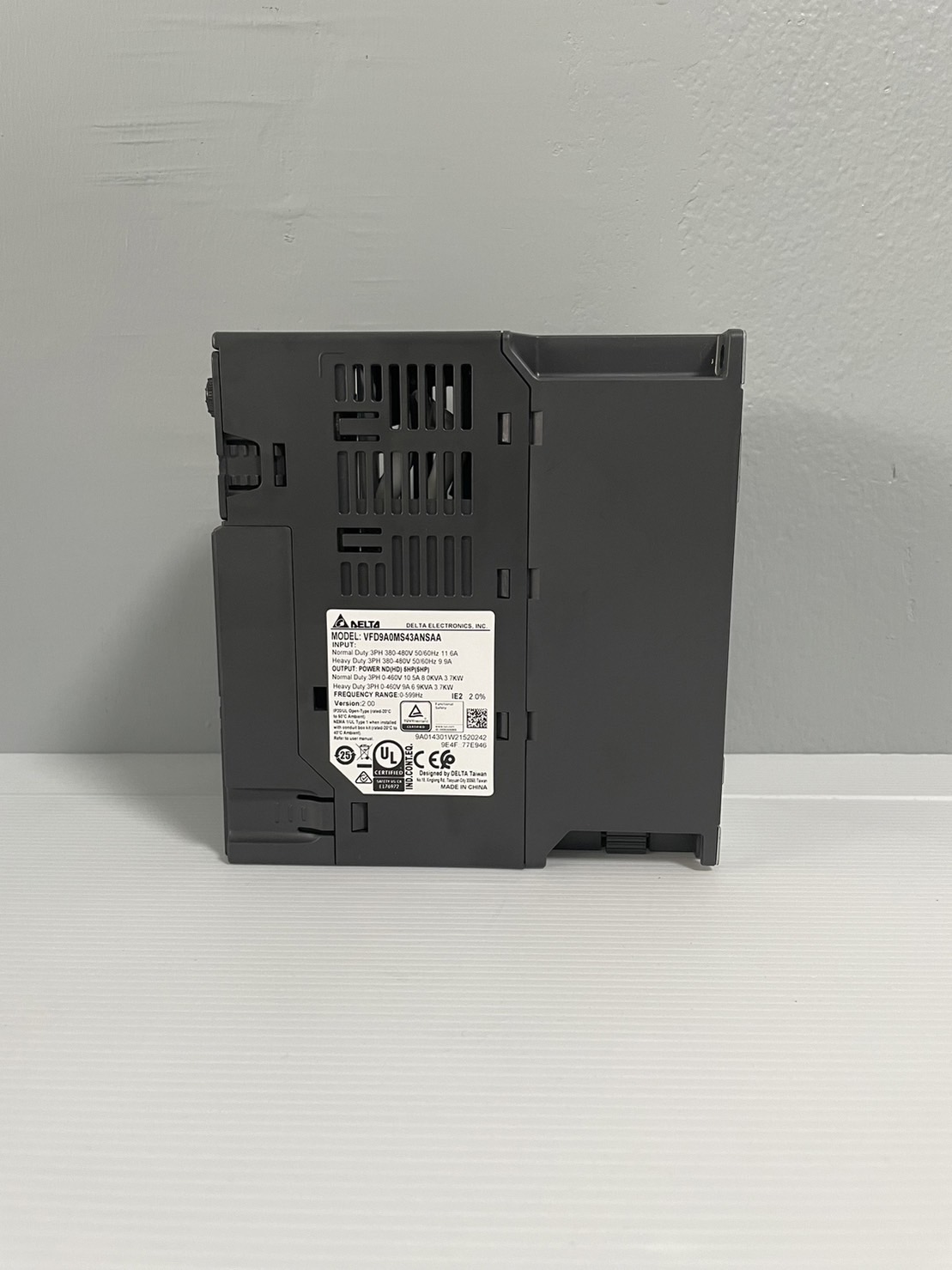Delta MS300 VFD9A0MS43ANSAA 5HP 3.7/4kW Input 3-Phase , 380V Output 3-Phase , 380V