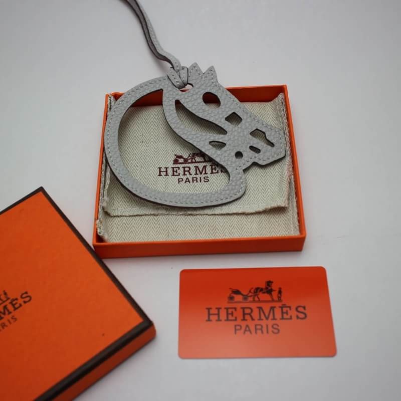 ที่คล้อง ที่ห้อย กระเป๋า hm togo leather รูปม้า มีหลายสี สต๊อกเปลี่ยนตลอดสอบถามได้ค่ะ