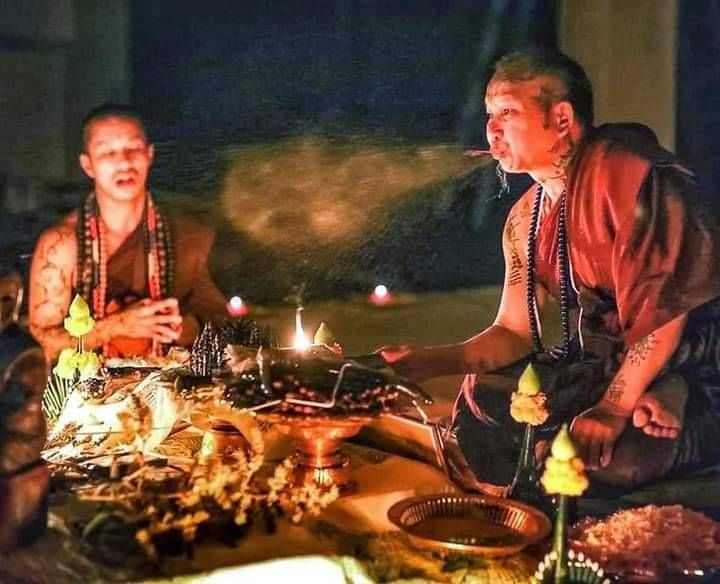 แหวน นิ้วเพชรพระอิศวร ชี้ให้รวย เนื้อนวะโลหะเต็มสูตร (ส่วนผสมของทองคำ) ปี2562 (สร้างเพียง599วง) #รับประกันแท้ - หลวงปู่อุดมทรัพย์(พระอาจารย์จ่อย) วัดเวฬุวัน จ.ศรีสระเกษ จัดสร้างและดำเนินการปลุกเสก