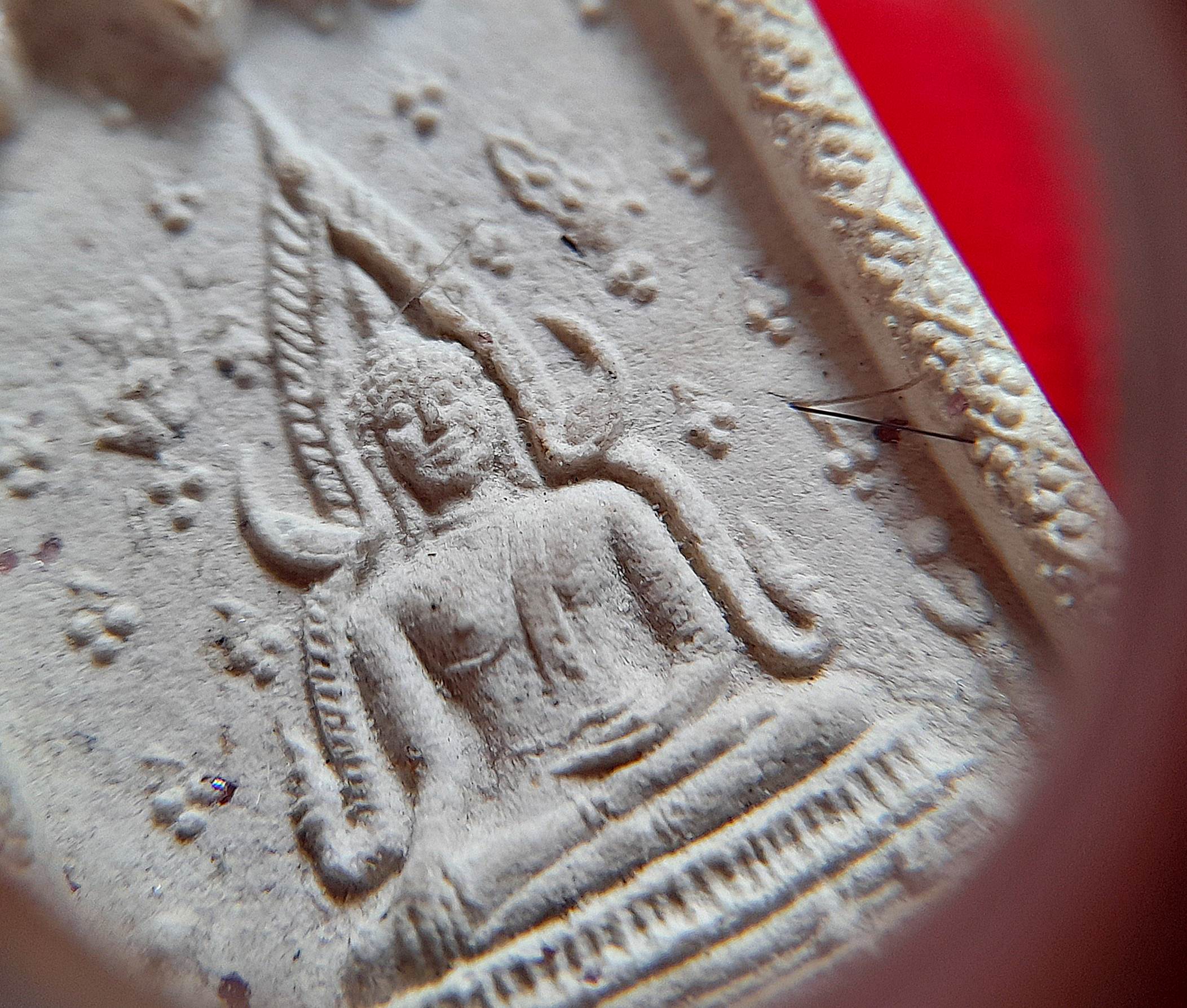 พระพุทธชินราช หลัง ธุดงค์ (หลวงพ่อยงยุทธ ออกธุดงค์ ช่วยเหลือศิษย์) เนื้อผงรวมมวลสาร (ผงมวลสาร+เส้นผมเกศา+พลอยเสก) ปี2537 #รับประกันแท้และทัน - หลวงพ่อยงยุทธ วัดเขาไม้แดง จ.ชลบุรี