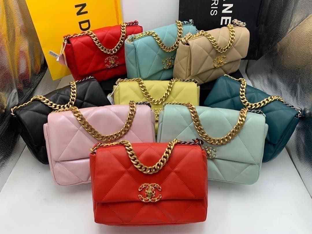 CHANEL MAXI HANDBAG (แอดไลน์ก่อนสั่งซื้อ)