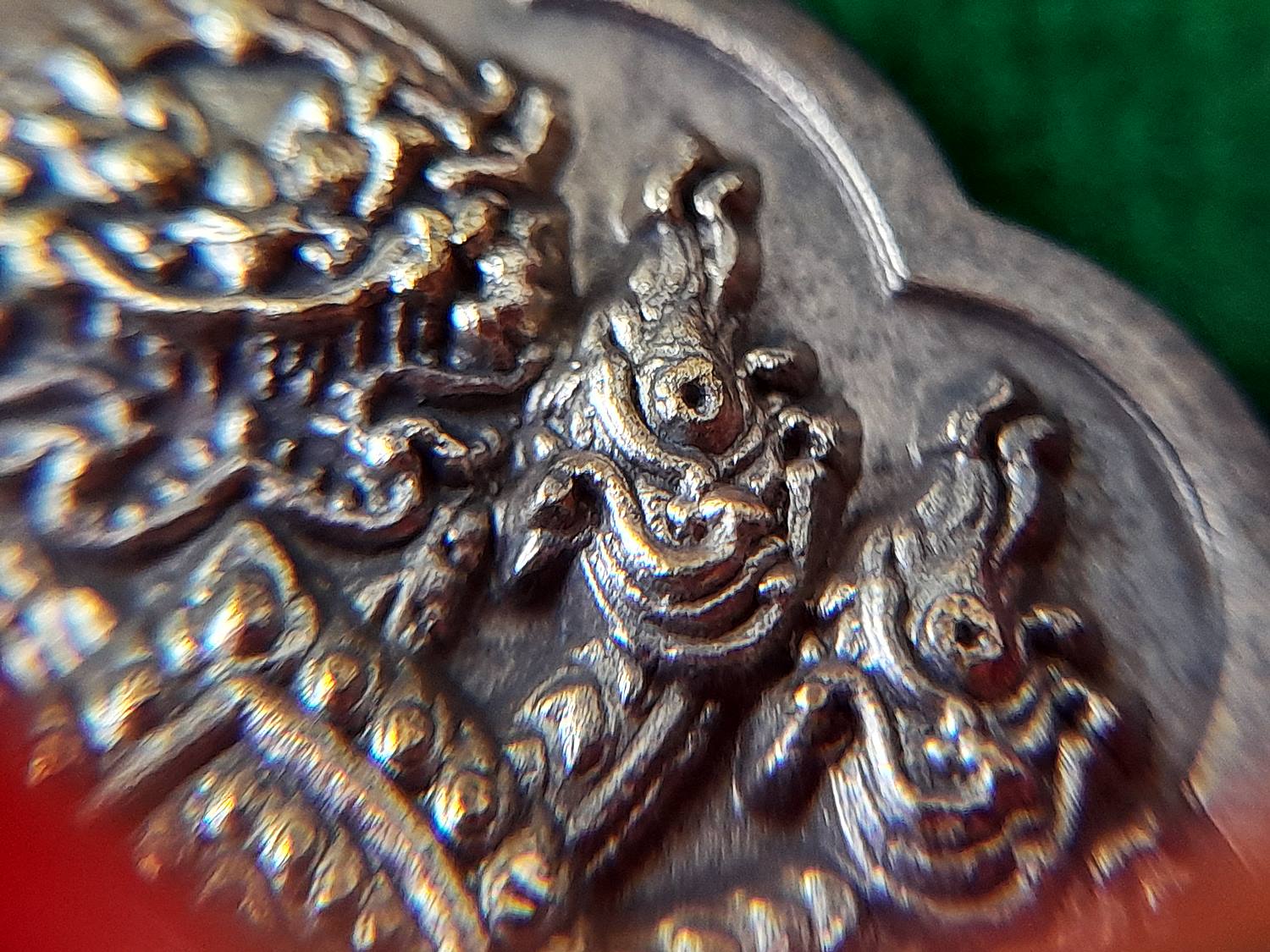 เหรียญพญานาคราช 7เศียร 9ตะกูล (เนื้อนวะพรายเงิน (มีส่วนผสมของ ทองคำและเงิน) ปี2564 หลังบวงนาคบาศ มีกินไม่รู้สิ้น มีกินไม่มีอด ผูกดวงยันต์หนุนเสริมพลิกดวงชะตา #พุทธคุณโชคลาภค้าขายส่งเสริมธุรกิจกิจการเรียกเงินหมุนเวียน หนุนเสริมดวงชะตาชีวิต #รับประกันแท้