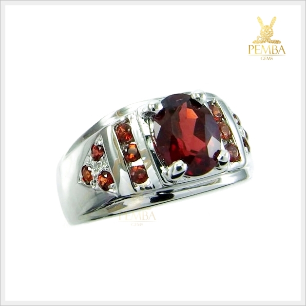 แหวนโกเมนแท้ เงินแท้925 ชุบทองคำขาว เพิ่มความมั่นใจ อย่างมีสไตล์