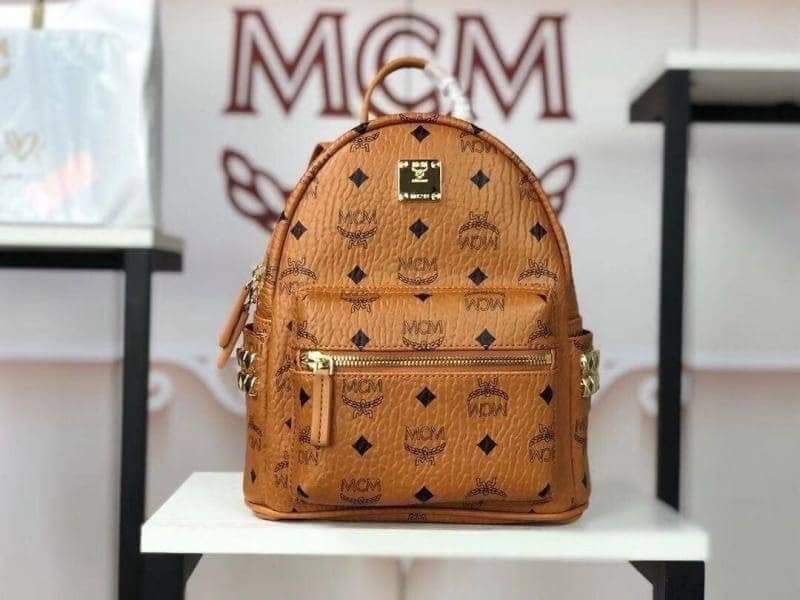MCM Black Backpack (แอดไลน์ก่อนสั่งซื้อ)
