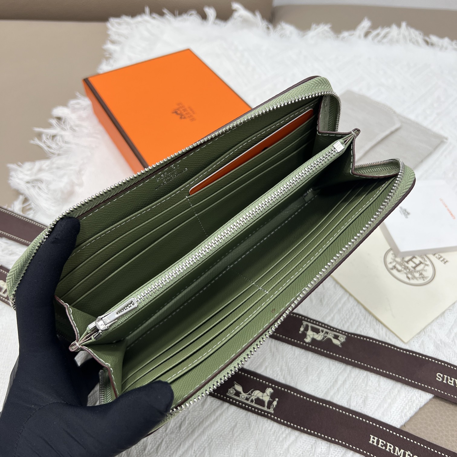 กระเป๋าสตางค์ hm long wallet ใบยาว ซิปรอบ เขียว ดำ เทา น้ำตาล ฟ้า ชมพู ส้ม