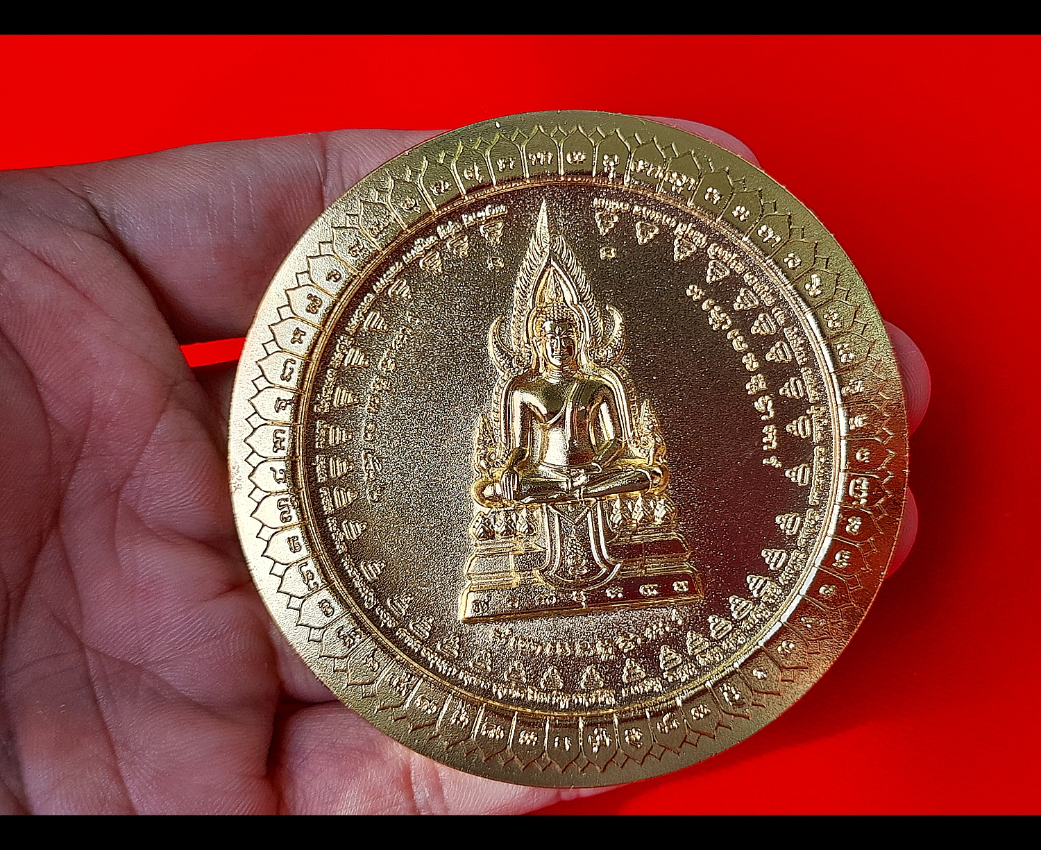 เหรียญพุทธบารมี ยันต์สุริยาทรงกลด(เพื่อความเจริญรุ่งเรื่อง) เนื้อชิน(ชุบทองเพิ่ม)(รับพลังงานรองจากทองคำ) (ขนาด7ซม) รุ่น3 ปี2562 หลวงพ่อเล็ก วัดท่าขนุน (เหรียญสมเด็จองค์ปฐม) #รับประกันแท้