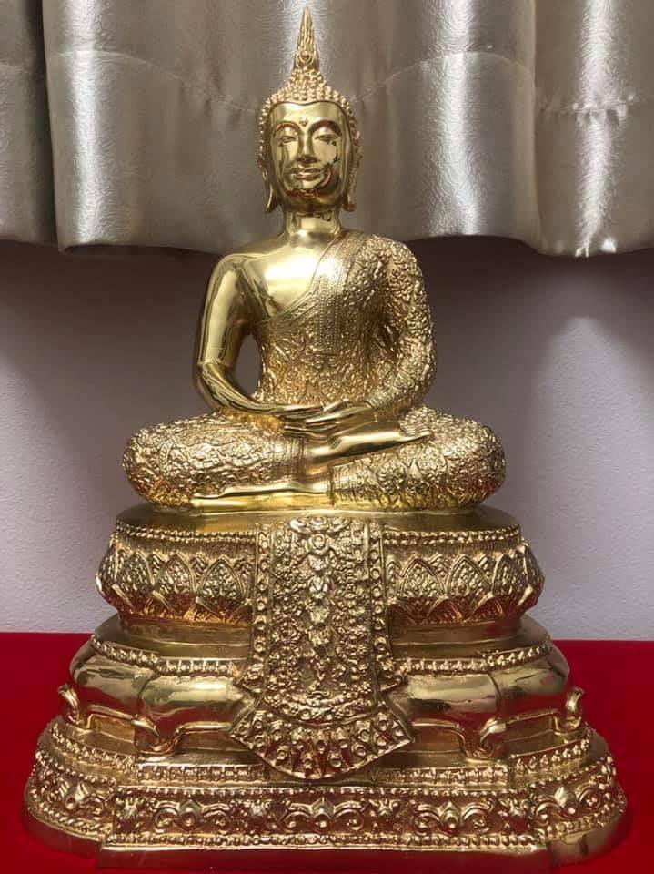 รูปหล่อ พระแก้วมรกรต 3ฤดู เนื้อทองเหลือง ขัดเงา (หน้าตัก7นิ้ว)