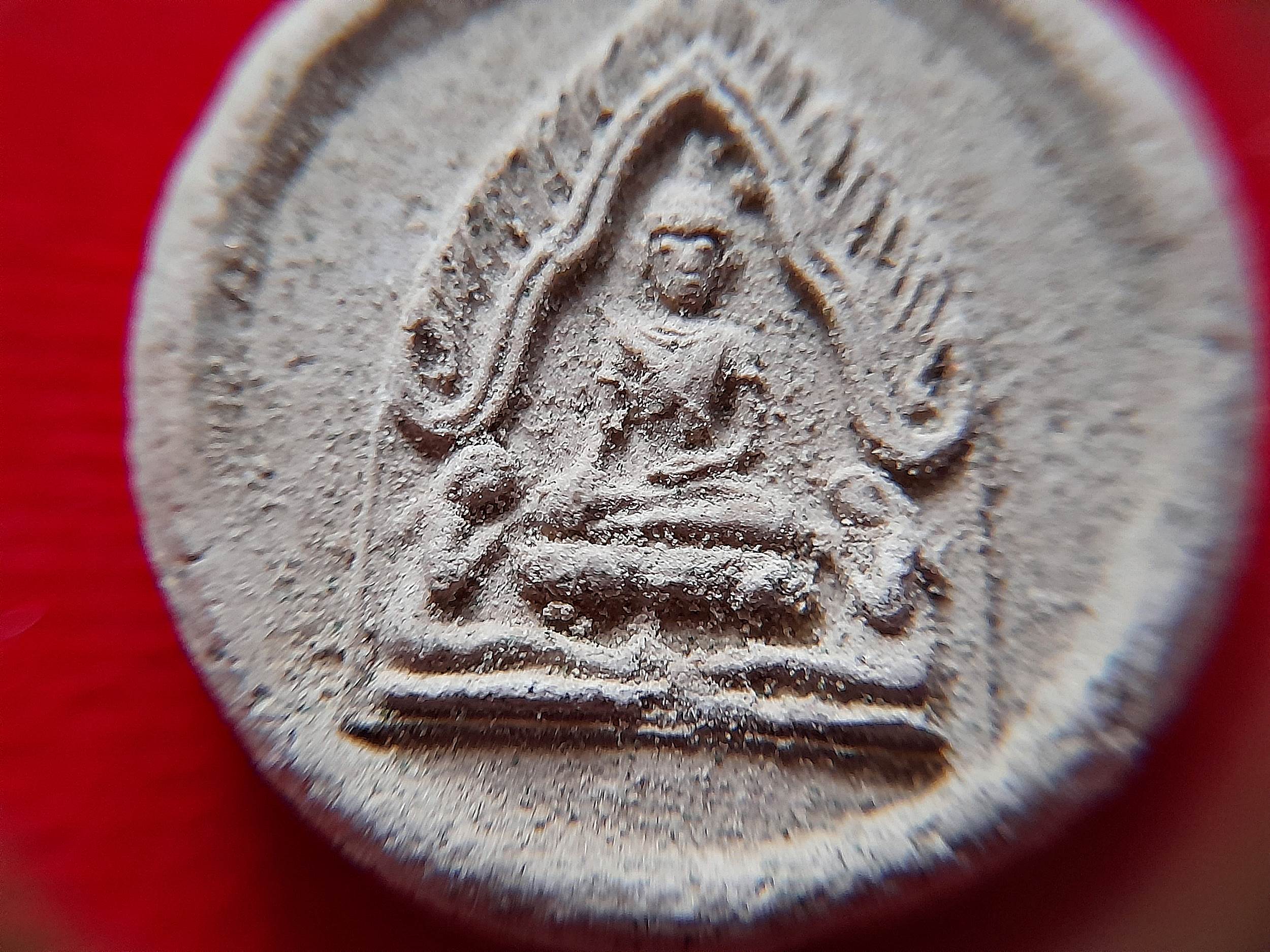 ขุนแผน สะกดทัพ #พิมพ์กลม หลัง ยันต์นะพรชัย (พุทธคุณ สะกดอาถรรพ์ สะกดสิ่งไม่ดี+เมตตา เจรจา ค้าขาย แคล้วคลาด) เนื้อผง ปี2542 (ทิ้งทวน รุ่นสุดท้าย รวมมวลสาร ตลอดยุค) #รับประกันแท้และทัน - หลวงพ่อยงยุทธ วัดเขาไม้แดง จ.ชลบุรี