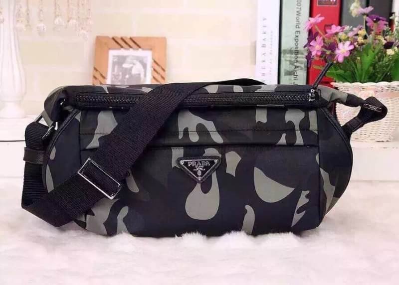 กระเป๋า pd messenger คาดอก สะพายข้าง ชาย ลายทหาร