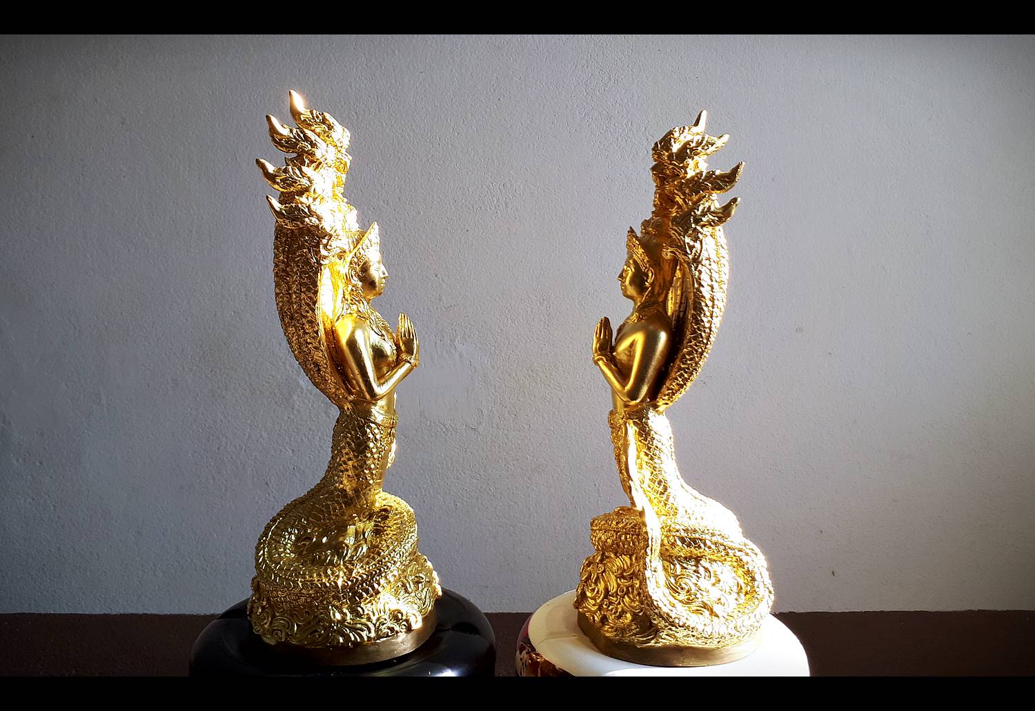 รูปหล่อ คู่ พญานาคราช ปางพรมมือ ปิดทอง (ท่านปู่นาคา-ศรีสุทโธ ท่านยานาคี-ศรีปทุมวัน) พญานาคปรก 7ตน 7เศียร โลหะทองเหลือง (ขนาดบูชา สูง15นิ้ว)