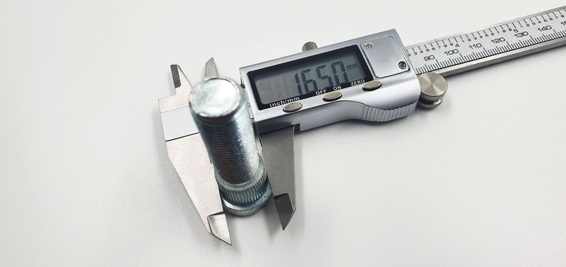 น็อตดุมล้อ เพลาลอย L หมุนซ้ายเข้า หมุนขวาออก (ราคาต่อ 1 ตัว) สินค้าใหม่จากโรงงาน