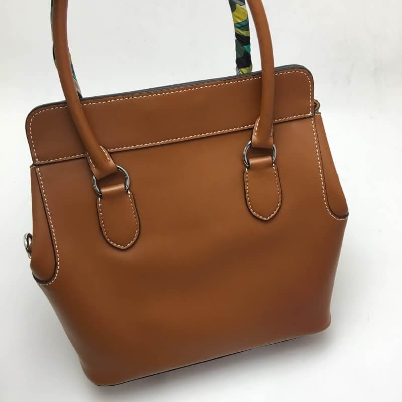 กระเป๋า hm toolbox box skin 26 cm สีน้ำตาล