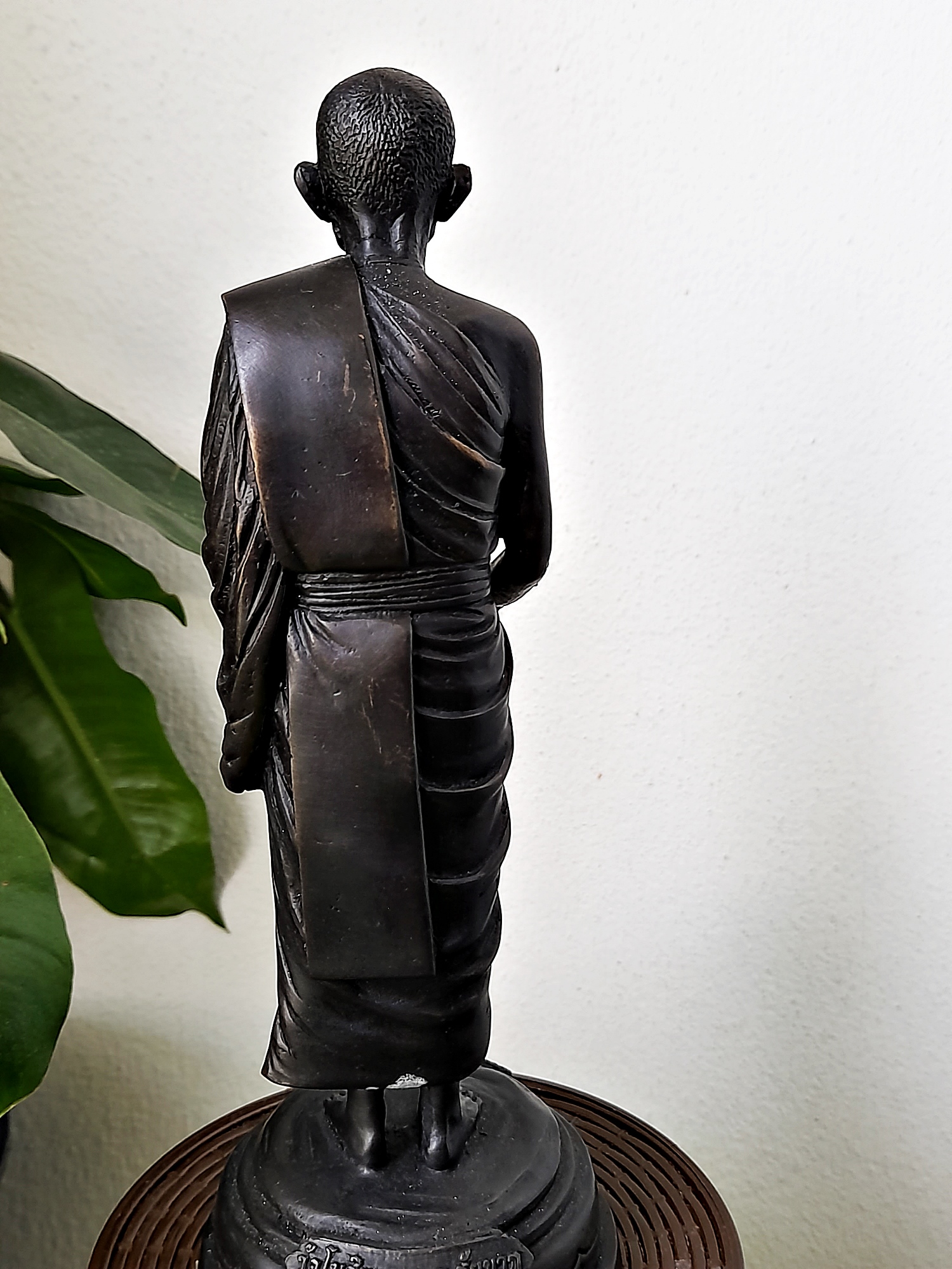 รูปหล่อ หลวงพ่อกวย วัดโฆสิตาราม(วัดบ้านแค) อุ้มบาตร ถือบาตร(มหาลาภ) (ขนาดบูชาสูง 9นิ้ว) เนื้อทองเหลืองโลหะ ฐานบรรจุมวลสารเก่าหลวงพ่อกวย ปี2561 งานกฐิน - #สร้างและปลุกเสกจากวัดโฆสิตาราม #รับประกันแท้