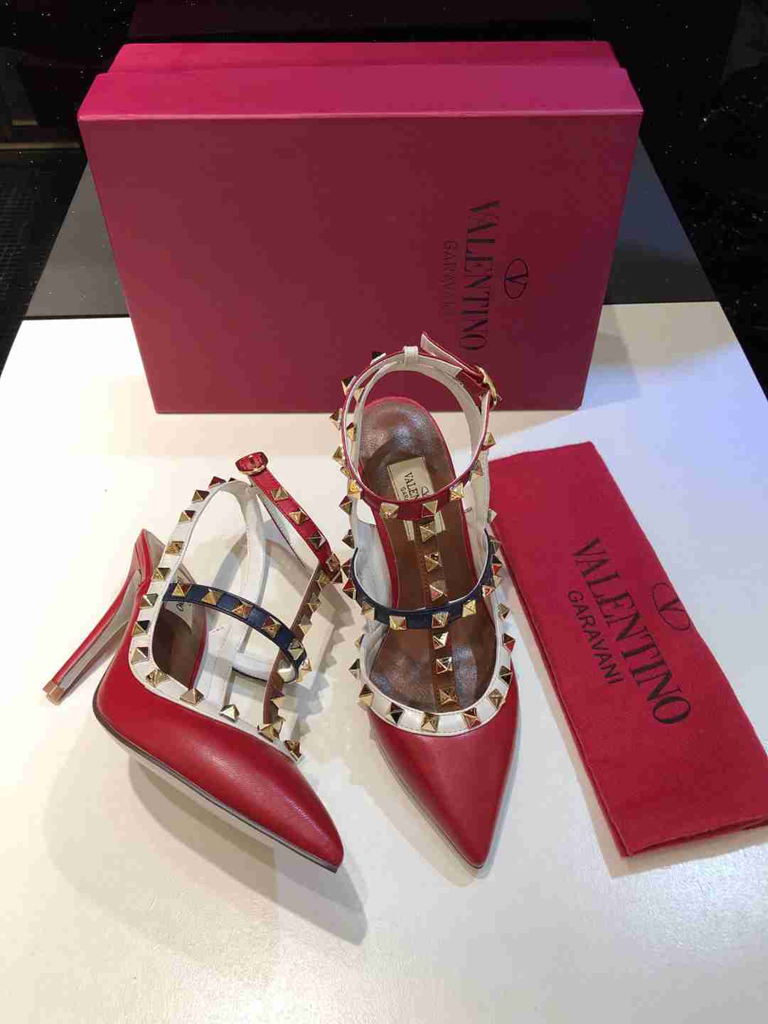 รองเท้า valen rockstud ไซส์ 34-42