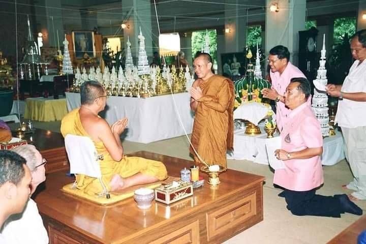 พระสมเด็จ นางพญา (พิมพ์สมเด็จจิตรลดา) หลังฝัง ฝังทั้งข้าวทิพย์-ว่านไพลดำ (ได้มวลสารพระราชทาน จาก ร.9) ปี2548-2549 #รับประกันแท้และทัน - (กรอบไมครอนชุบทอง เลี่ยมกันน้ำ)
