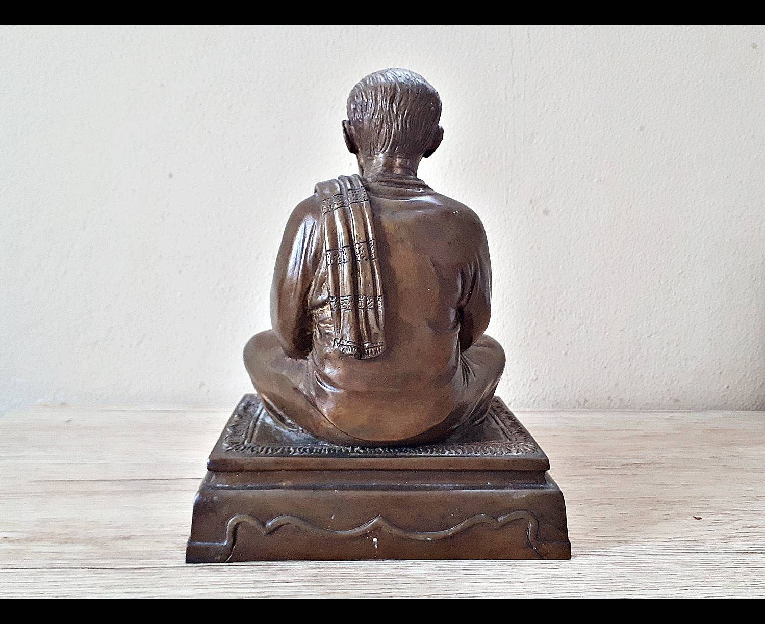 รูปหล่อ ปู่วร ก้อนใบ เนื้อโลหะทองเหลือง (ขนาด บูชา5นิ้ว) #รับประกันแท้ - พระอาจารย์หนุ่ม (จัดสร้างสมัย วัดบางแวก)