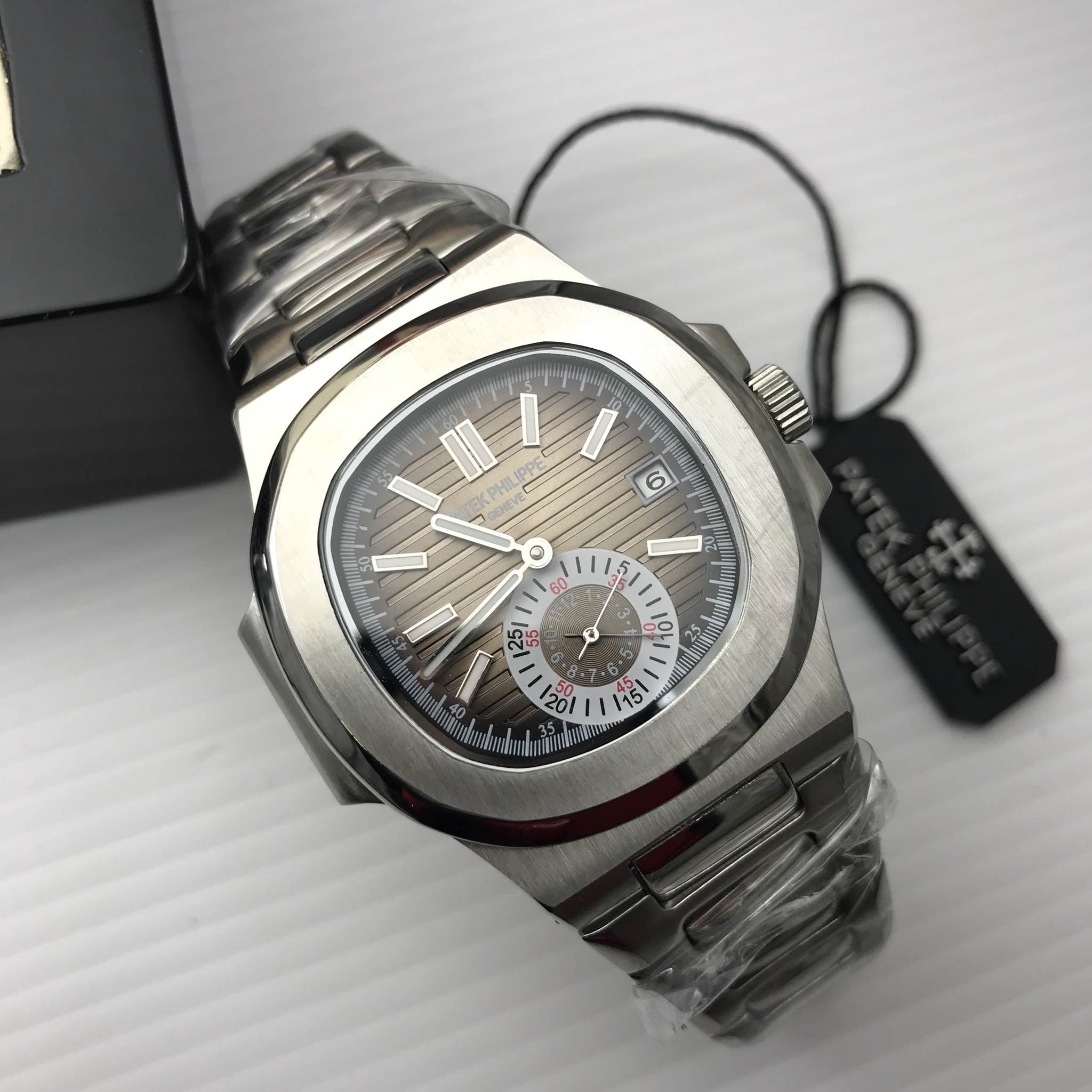 นาฬิกา Patek Philippe รุ่น Men Nautilus 5980 Stainless With Grey Dial หน้านํ้าตาล